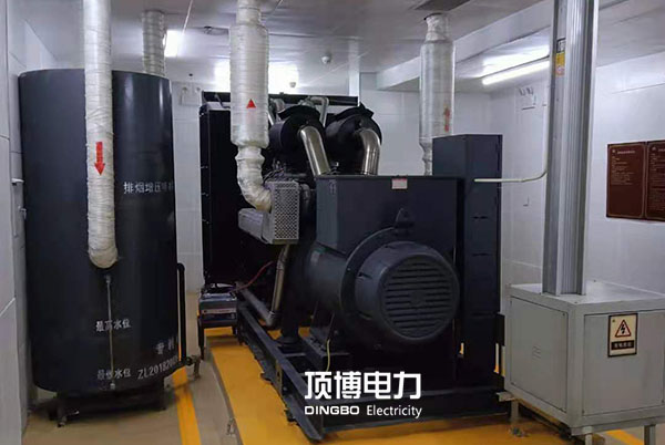 柴油發(fā)電機(jī)組燃油系統(tǒng)管路的布置應(yīng)滿足哪些基本要求？