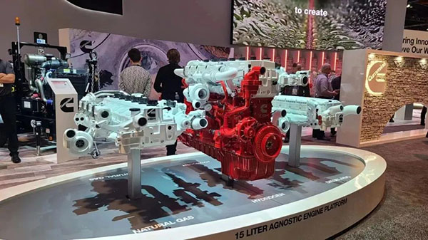 康明斯15升多燃料發(fā)動機(jī)平臺亮相美國CONEXPO-CON AGG 2023展覽會